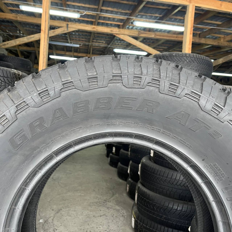 285/70 R17 GENERAL GRABBER AT3 9mm