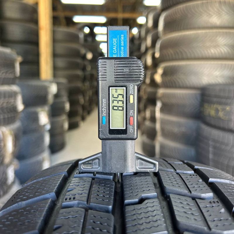 205/60 R16 GOODYEAR ICE NAVI 7 8mm