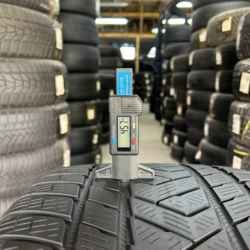 305/35 R21 PIRELLI SCORPION WINTER 4mm