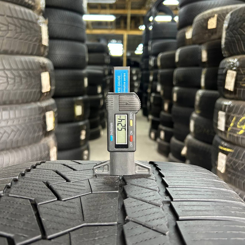 305/35 R21 CONTINENTAL WINTERCONTACT TS860S 5mm