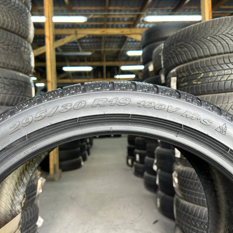 295/30 R19 PIRELLI SOTTOZERO WINTER 240 SERIE II 6mm