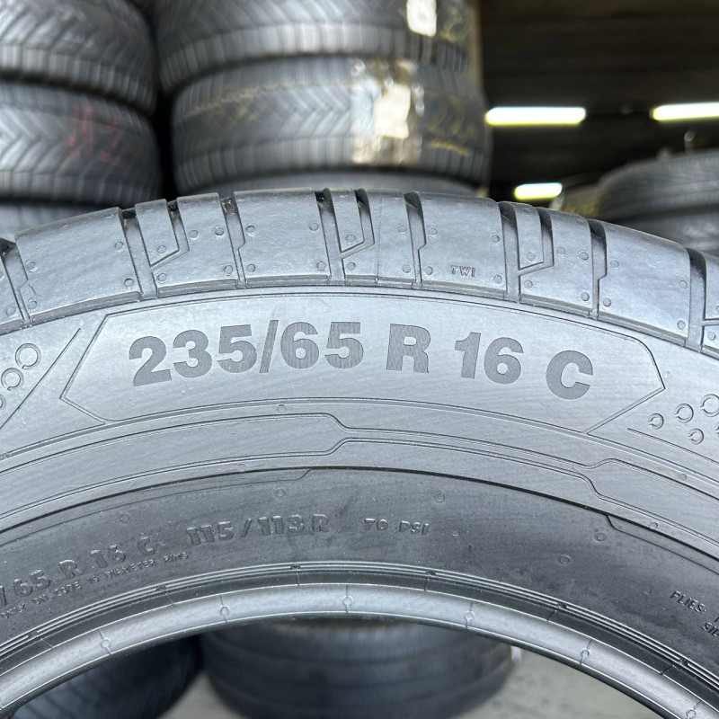 235/65 R16C CONTINENTAL CONTIVANCONTACT 200 4mm