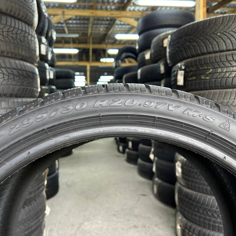 295/30 R20 PIRELLI SOTTOZERO WINTER 240 SERIE II 5mm