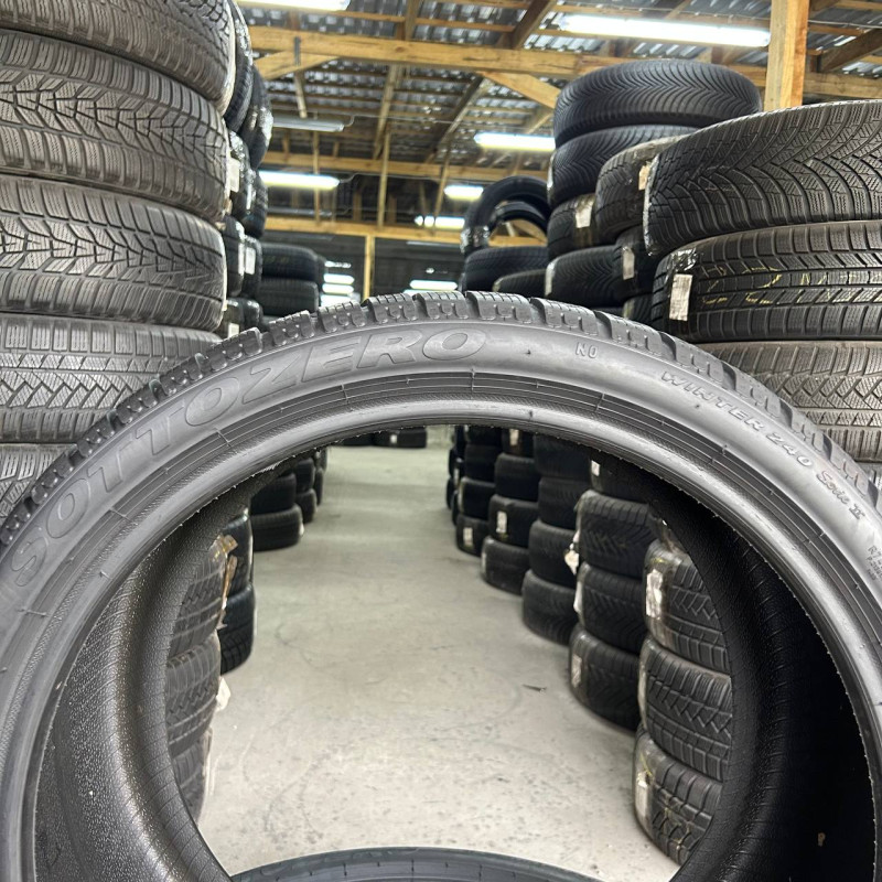 295/30 R20 PIRELLI SOTTOZERO WINTER 240 SERIE II 6mm