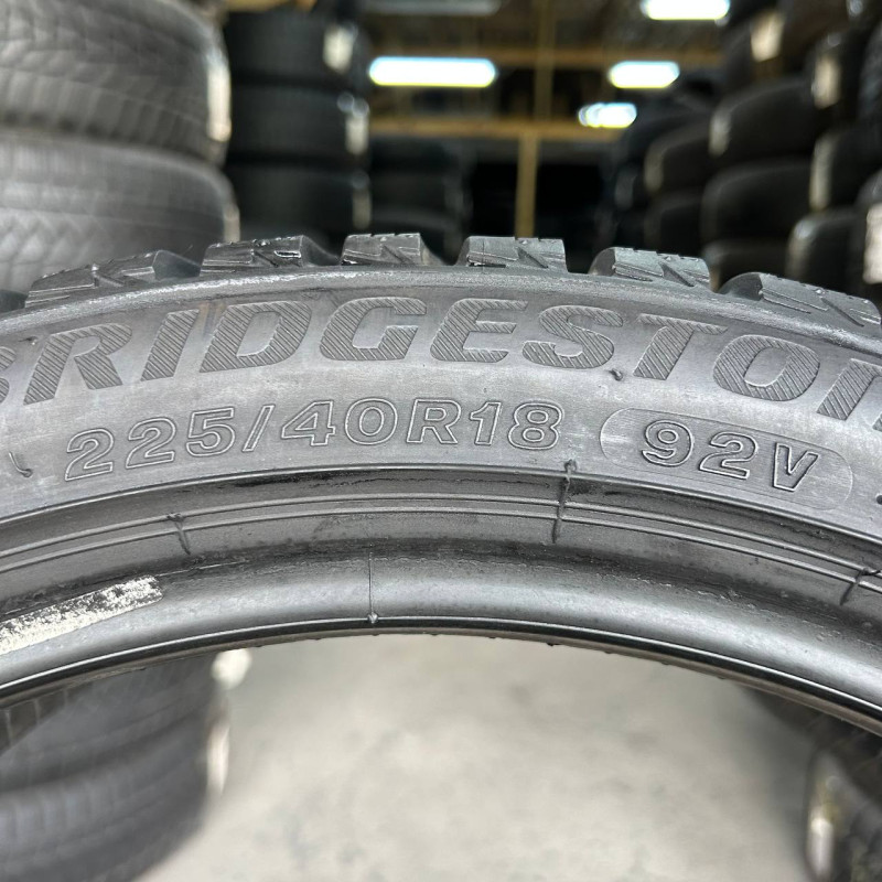 225/40 R18 BRIDGESTONE BLIZZAK LM001 6mm