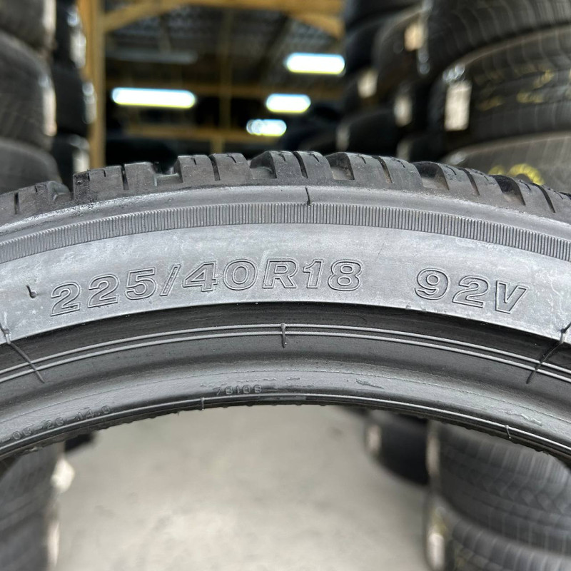 225/40 R18 BRIDGESTONE BLIZZAK LM005 5mm