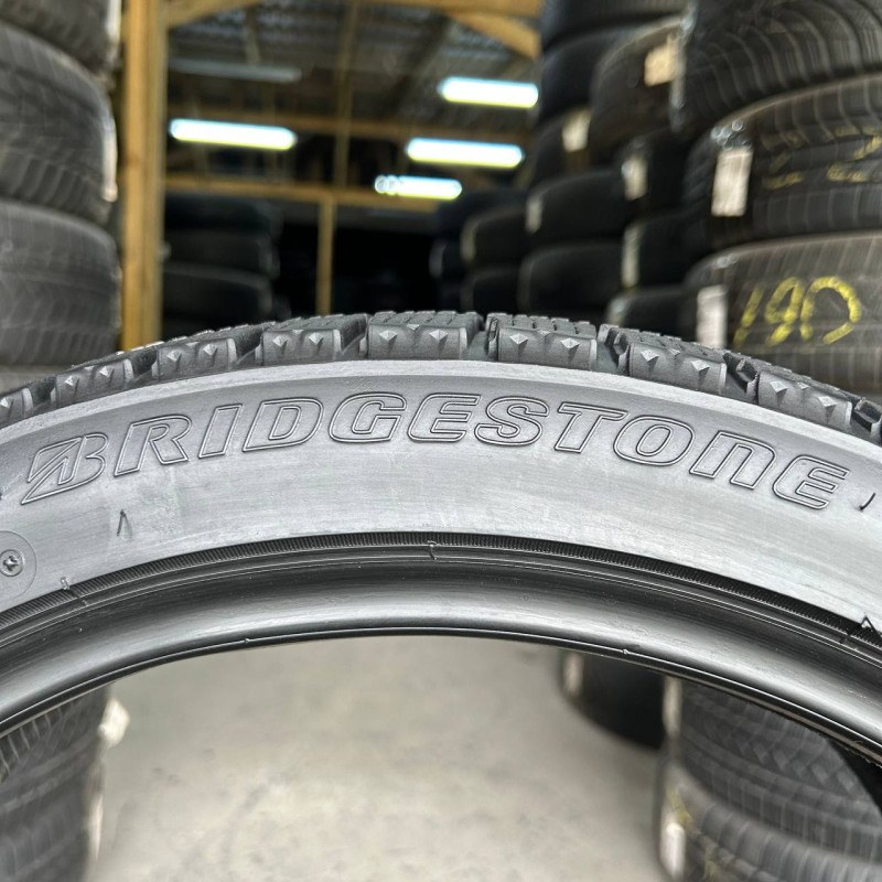 225/40 R18 BRIDGESTONE BLIZZAK VRX2 8mm