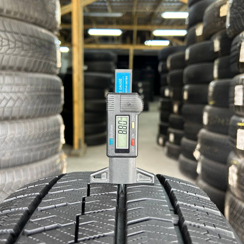 225/40 R18 BRIDGESTONE BLIZZAK VRX2 8mm