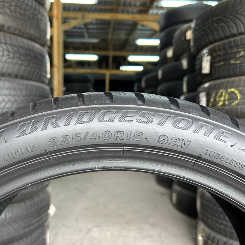 225/40 R18 BRIDGESTONE BLIZZAK LM001 RUN FLAT 5mm