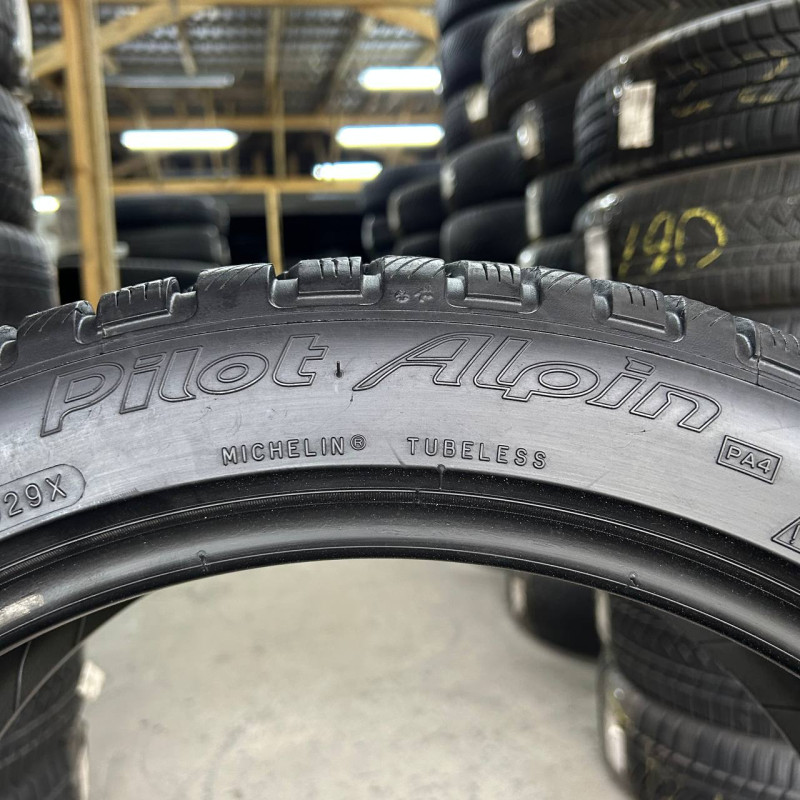 225/45 R18 MICHELIN PILOT ALPIN PA4 7mm