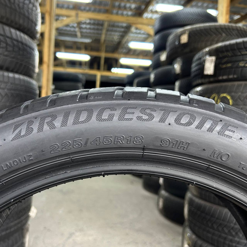 225/45 R18 BRIDGESTONE BLIZZAK LM001 5mm