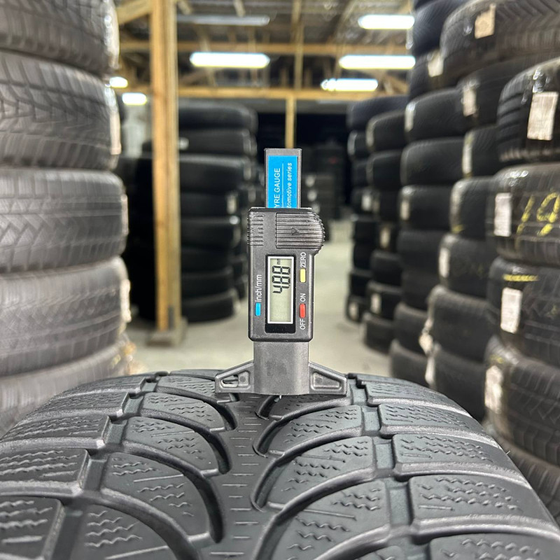 225/45 R18 BRIDGESTONE BLIZZAK LM-32 4mm