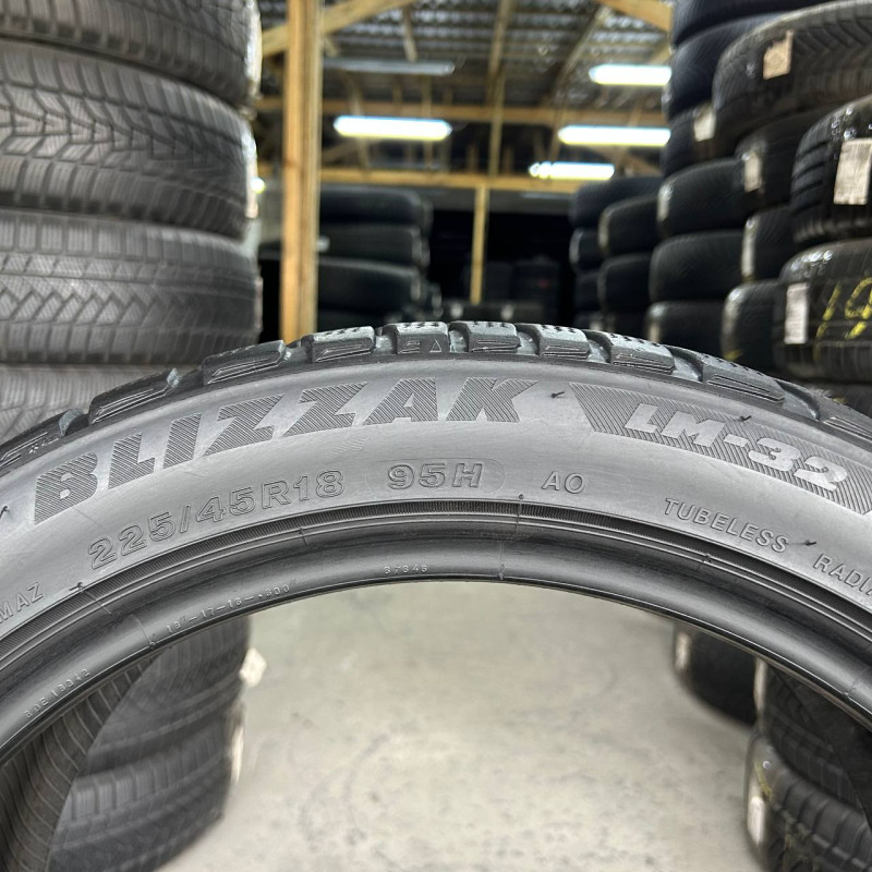 225/45 R18 BRIDGESTONE BLIZZAK LM-32 4mm
