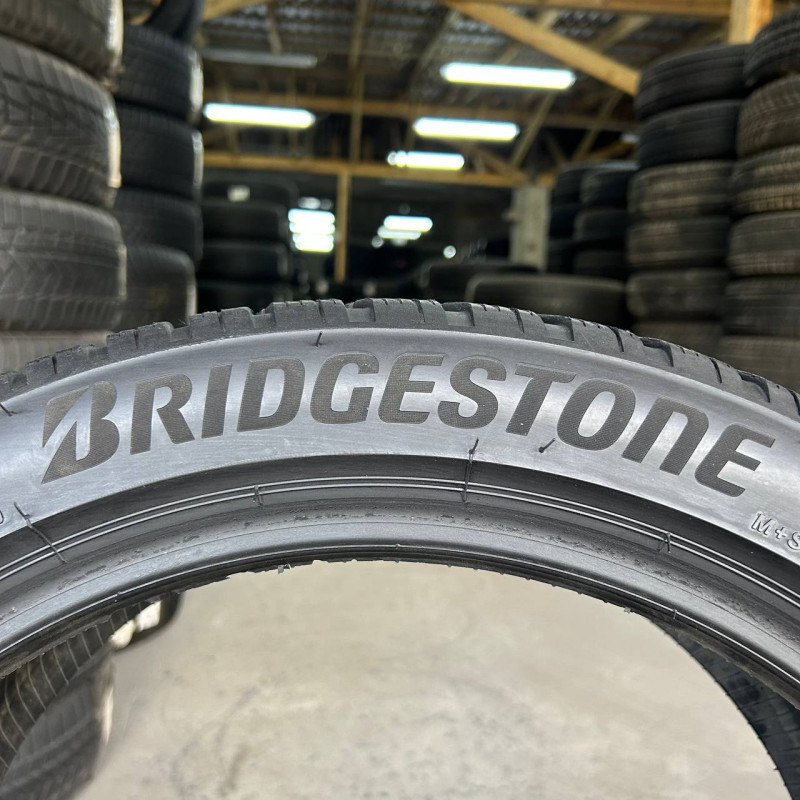 225/45 R18 BRIDGESTONE BLIZZAK LM005 6mm