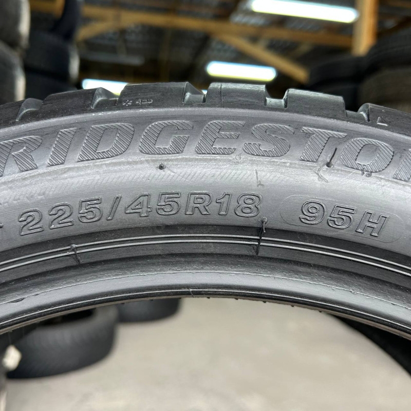 225/45 R18 BRIDGESTONE BLIZZAK LM001 RUN FLAT 6mm
