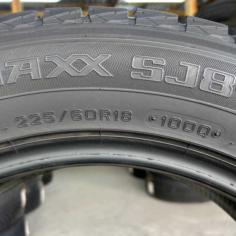 225/60 R18 DUNLOP WINTER MAXX SJ8 9mm