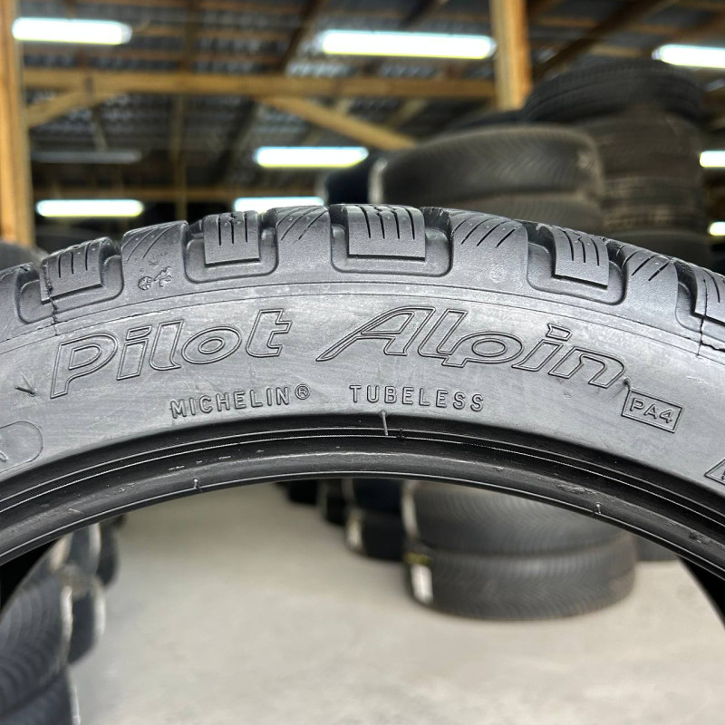 225/40 R18 MICHELIN PILOT ALPIN PA4 7mm