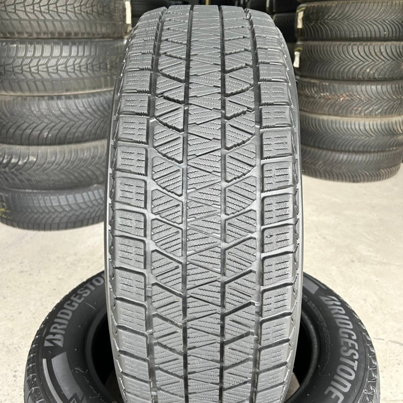 225/60 R18 BRIDGESTONE BLIZZAK DM-V3 8mm
