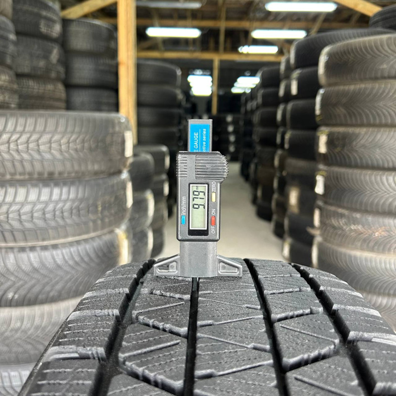 225/60 R18 BRIDGESTONE BLIZZAK DM-V3 9mm