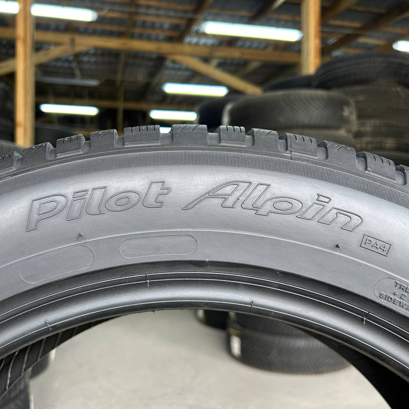 235/55 R18 MICHELIN PILOT ALPIN PA4 5mm