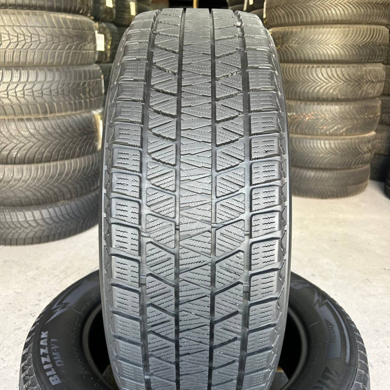 235/60 R18 BRIDGESTONE BLIZZAK DM-V3 8mm