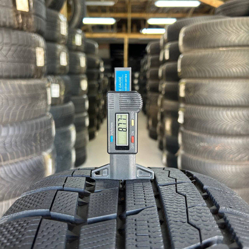 235/55 R18 TOYO WINTER TRANPATH TX 8mm