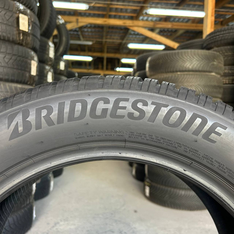 235/55 R18 BRIDGESTONE BLIZZAK LM005 5mm