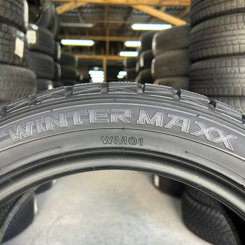 215/50 R17 DUNLOP WINTER MAXX WM01 7mm