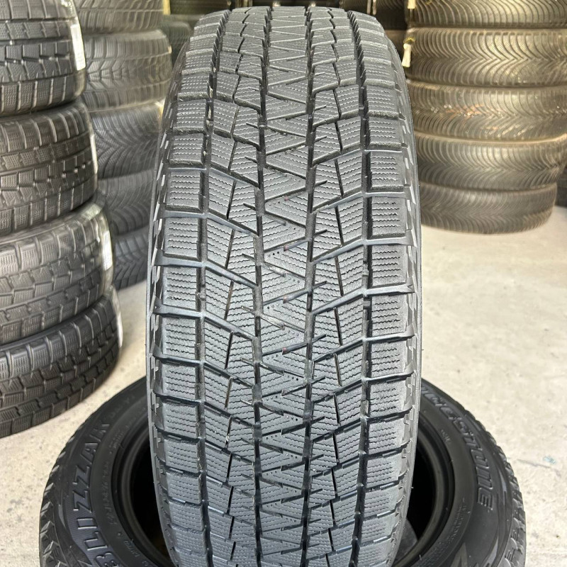 215/60 R17 BRIDGESTONE BLIZZAK DM-V1 8mm