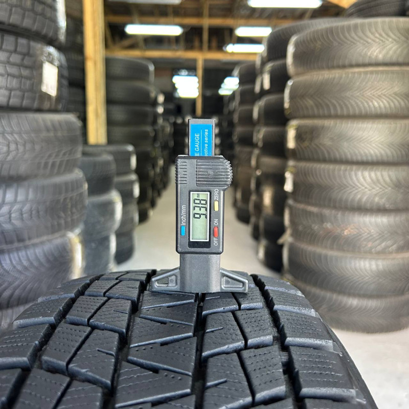 215/60 R17 BRIDGESTONE BLIZZAK DM-V1 9mm