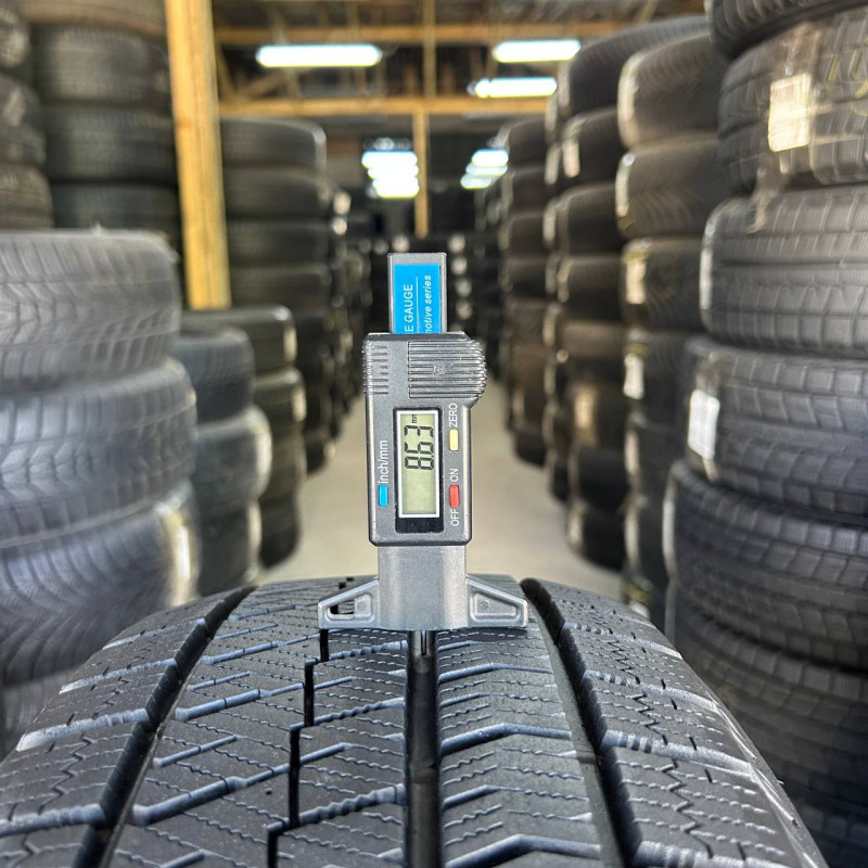 215/60 R17 BRIDGESTONE BLIZZAK VRX2 8mm