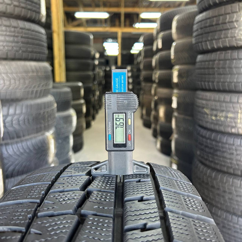 215/60 R17 DUNLOP WINTER MAXX WM01 7mm