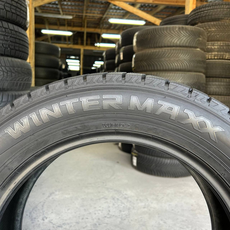 215/60 R17 DUNLOP WINTER MAXX WM02 8mm