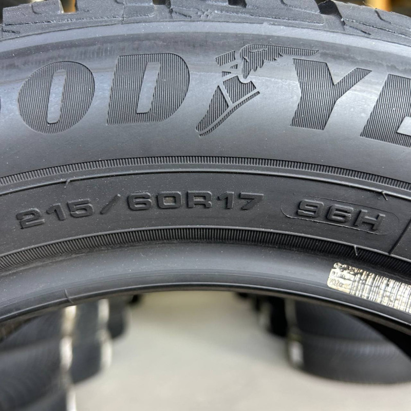 215/60 R17 GOODYEAR ULTRAGRIP PERFORMANCE + SUV 5mm
