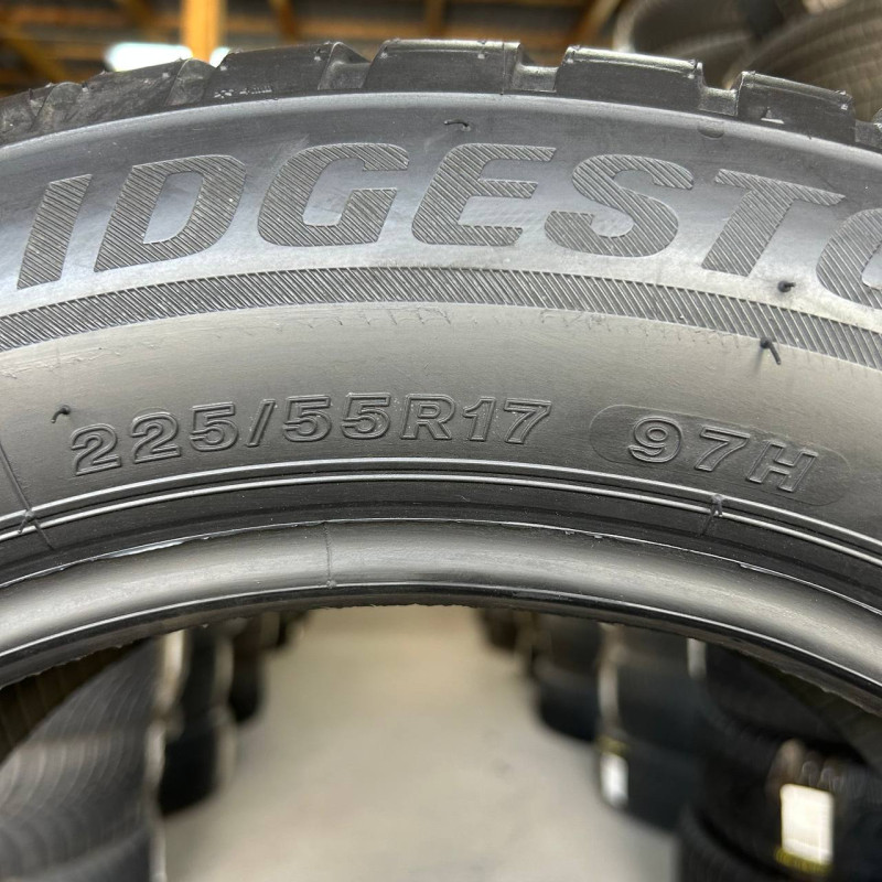 225/55 R17 BRIDGESTONE BLIZZAK LM001 RUN FLAT * 6mm