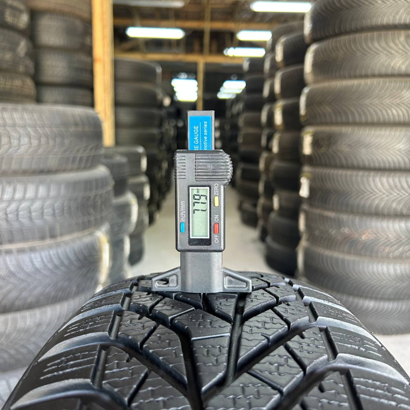 215/60 R17 YOKOHAMA BLUEARTH WINTER V905 7mm
