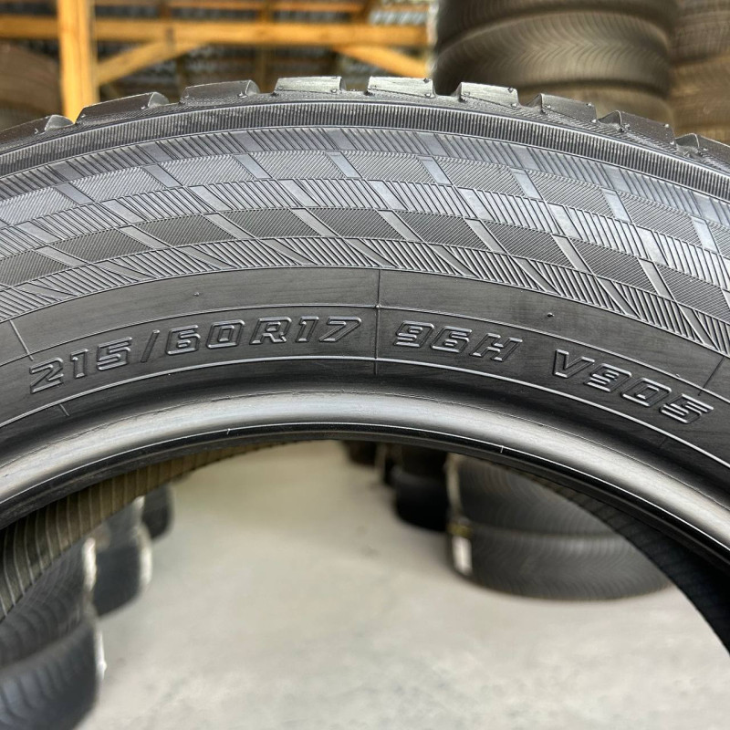 215/60 R17 YOKOHAMA BLUEARTH WINTER V905 7mm