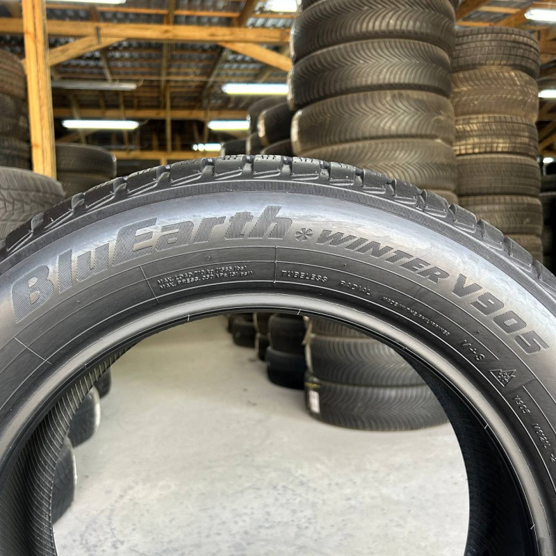 215/60 R17 YOKOHAMA BLUEARTH WINTER V905 7mm