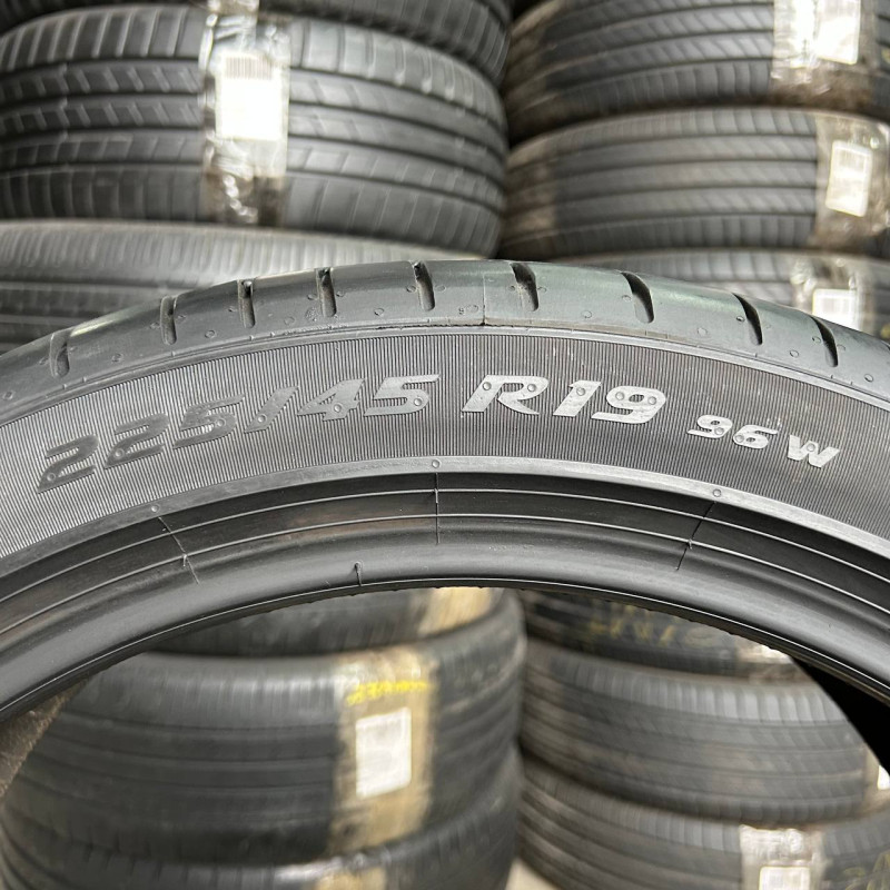 225/45 R19 PIRELLI PZERO PZ4 RUN FLAT 6mm