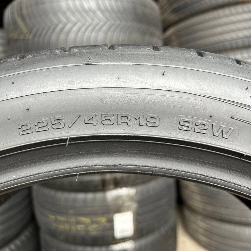 225/45 R19 DUNLOP SPORT MAXX RT2 RUN FLAT 6mm