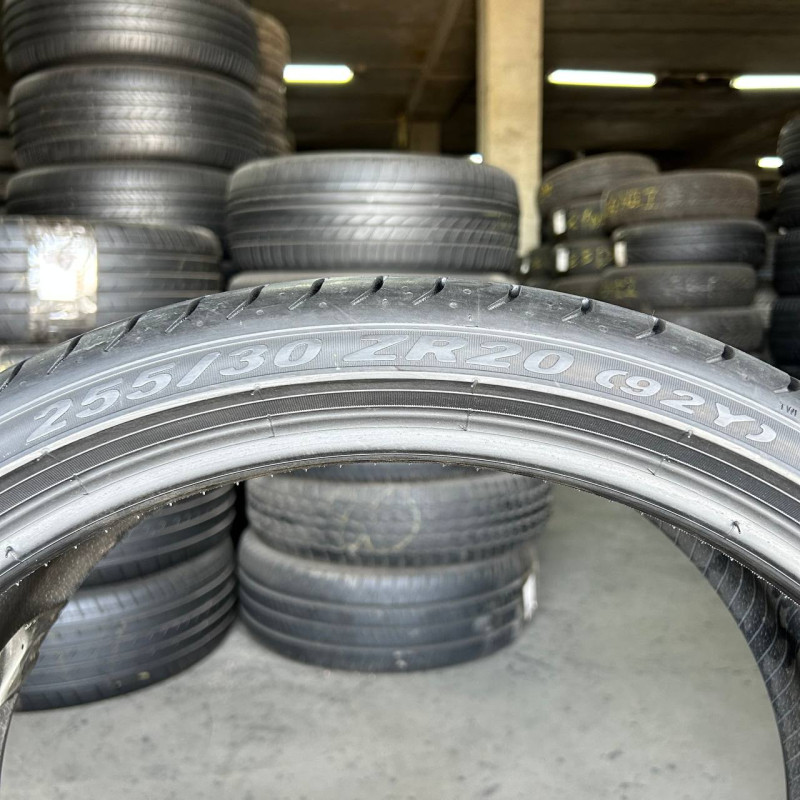 255/30 R20 PIRELLI PZERO 4mm