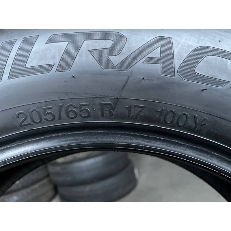 205/65 R17 VREDESTEIN ULTRAC 5mm