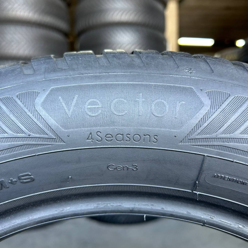 205/60 R16 GOODYEAR VECTOR 4 SEASONS GEN-3 4mm