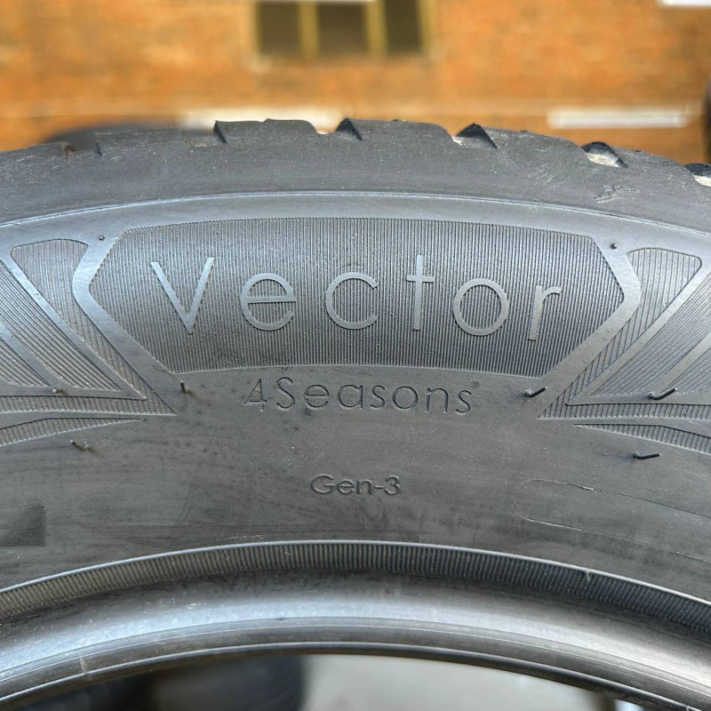 215/60 R17 GOODYEAR VECTOR 4 SEASONS GEN-3 6mm