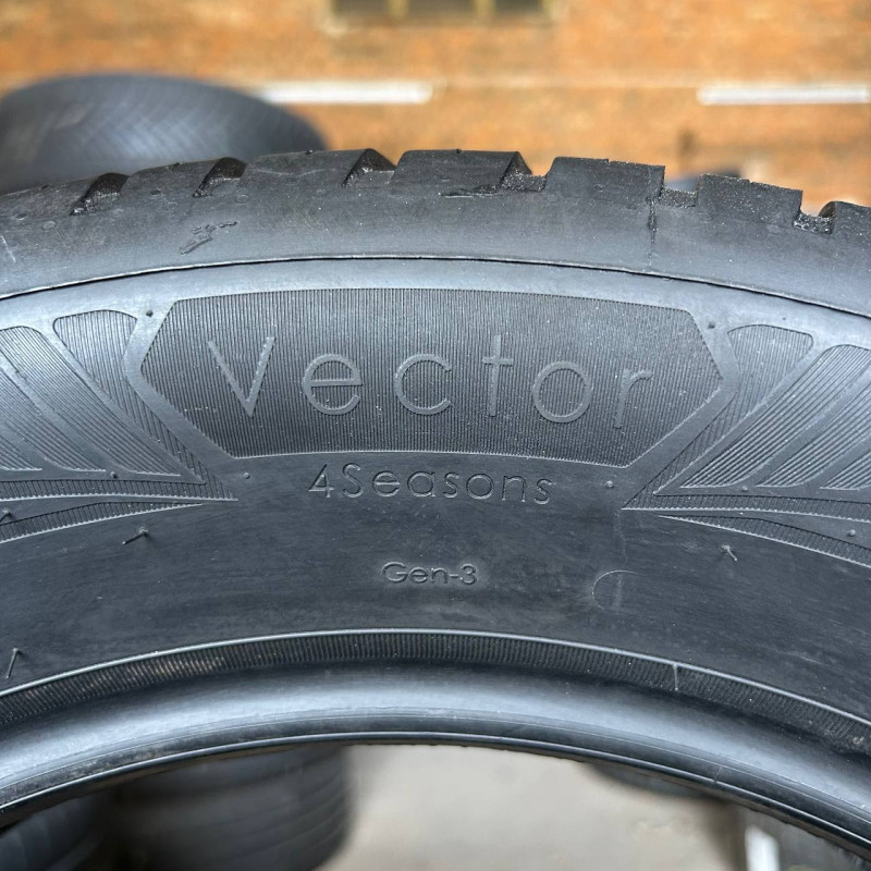 215/60 R17 GOODYEAR VECTOR 4 SEASONS GEN-3 7mm